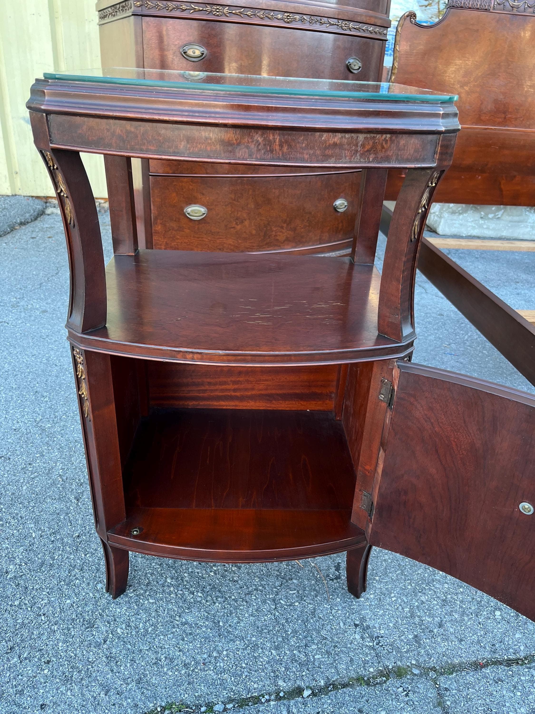 Romweber Nightstand - Thumbnail 2