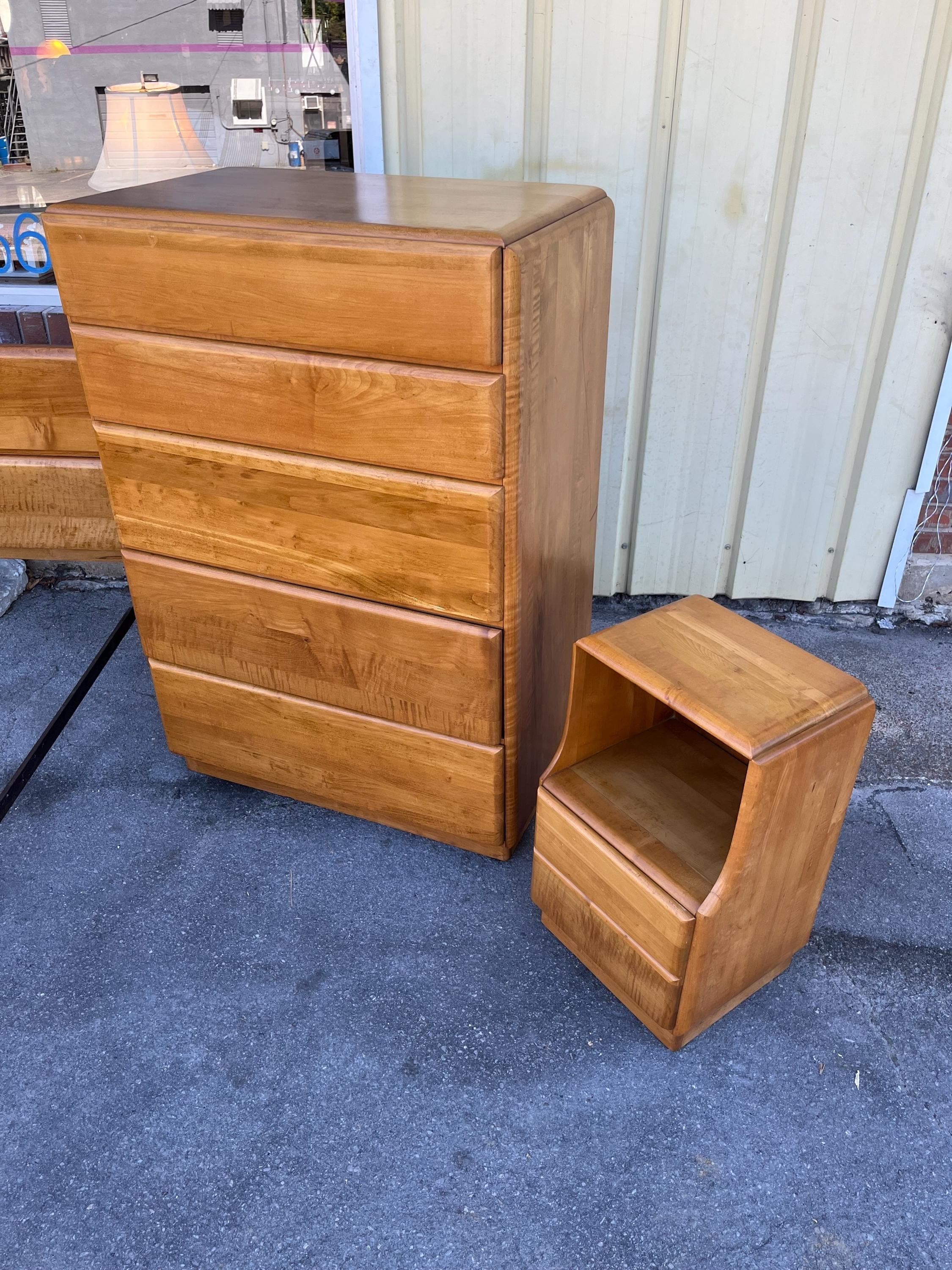 Mid-Century Star Dust Bedroom Suite Designed by Russel Wright - Thumbnail 8