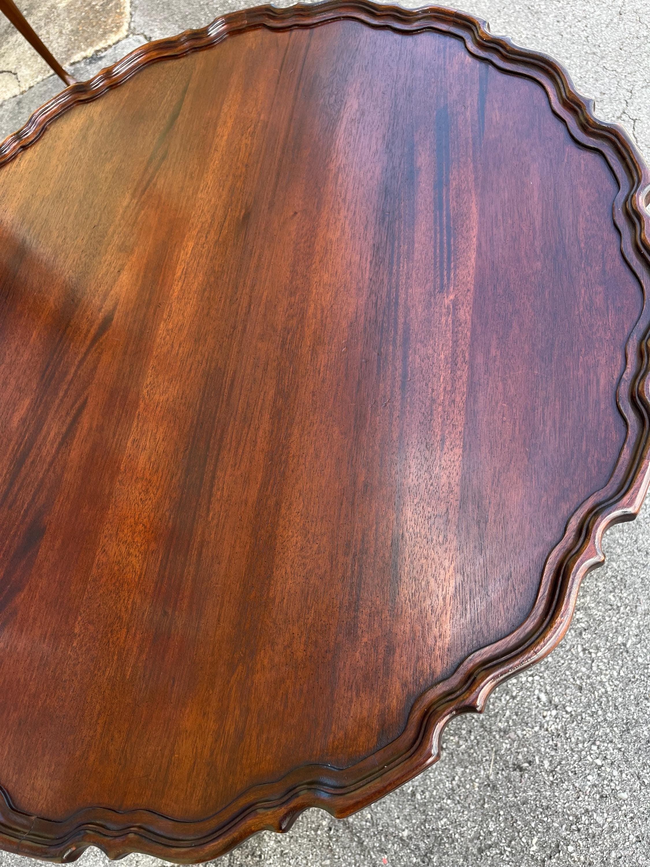 Wellington Hall Tilt Top Pie Crust Table - Thumbnail 9