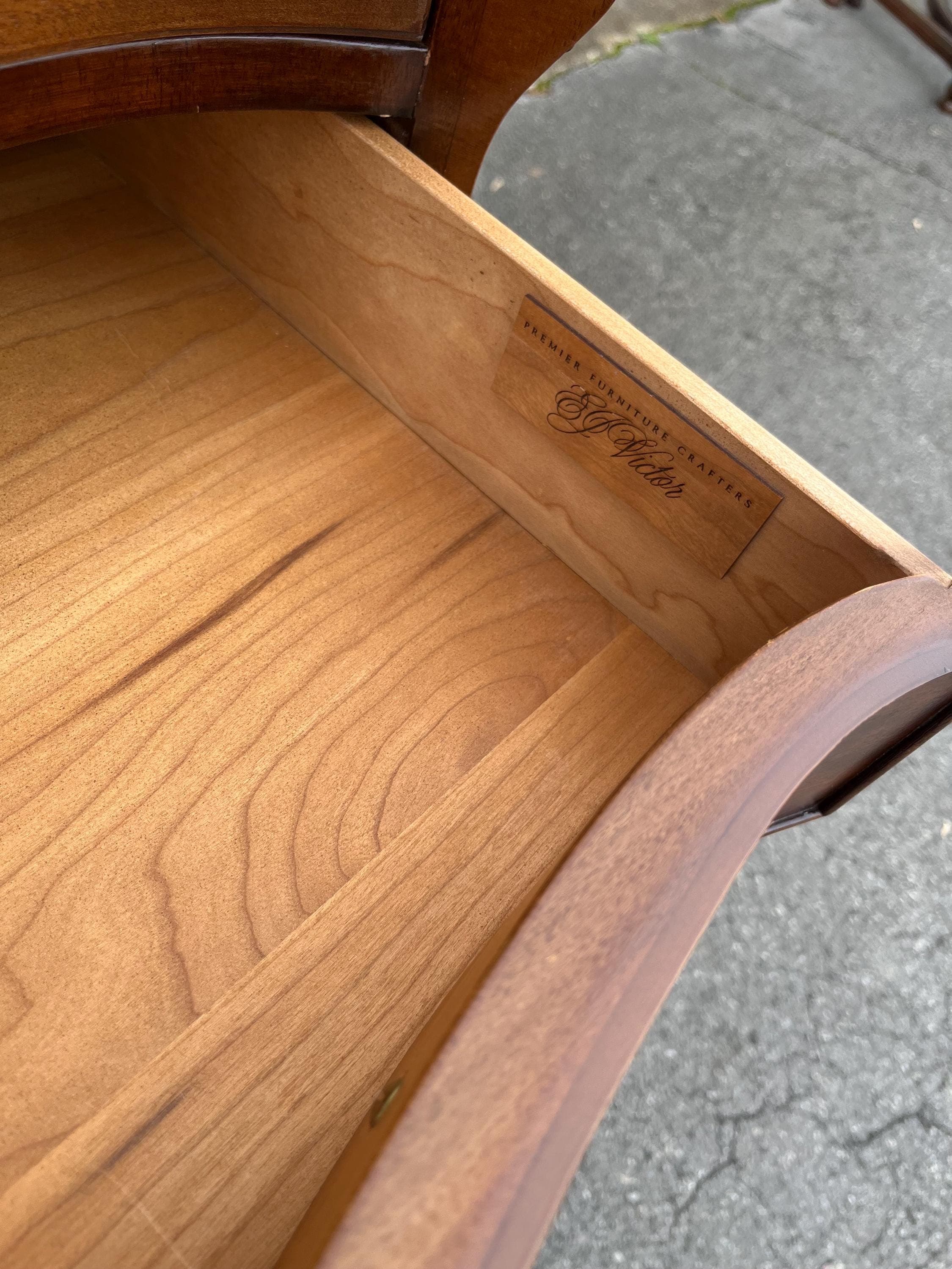 Serpentine Bachelor’s Chest by Ej Victor - Thumbnail 11