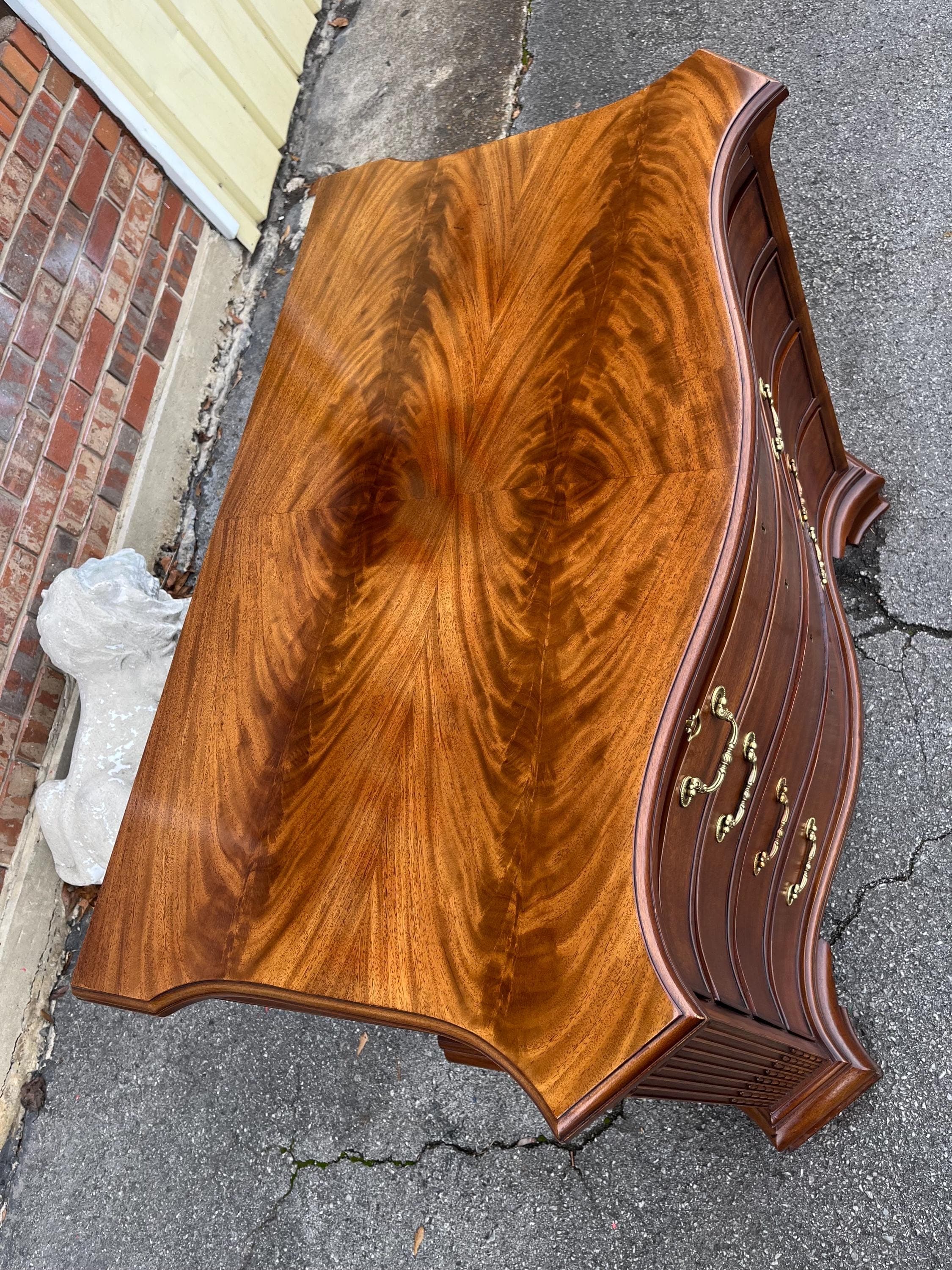 Serpentine Bachelor’s Chest by Ej Victor - Thumbnail 14