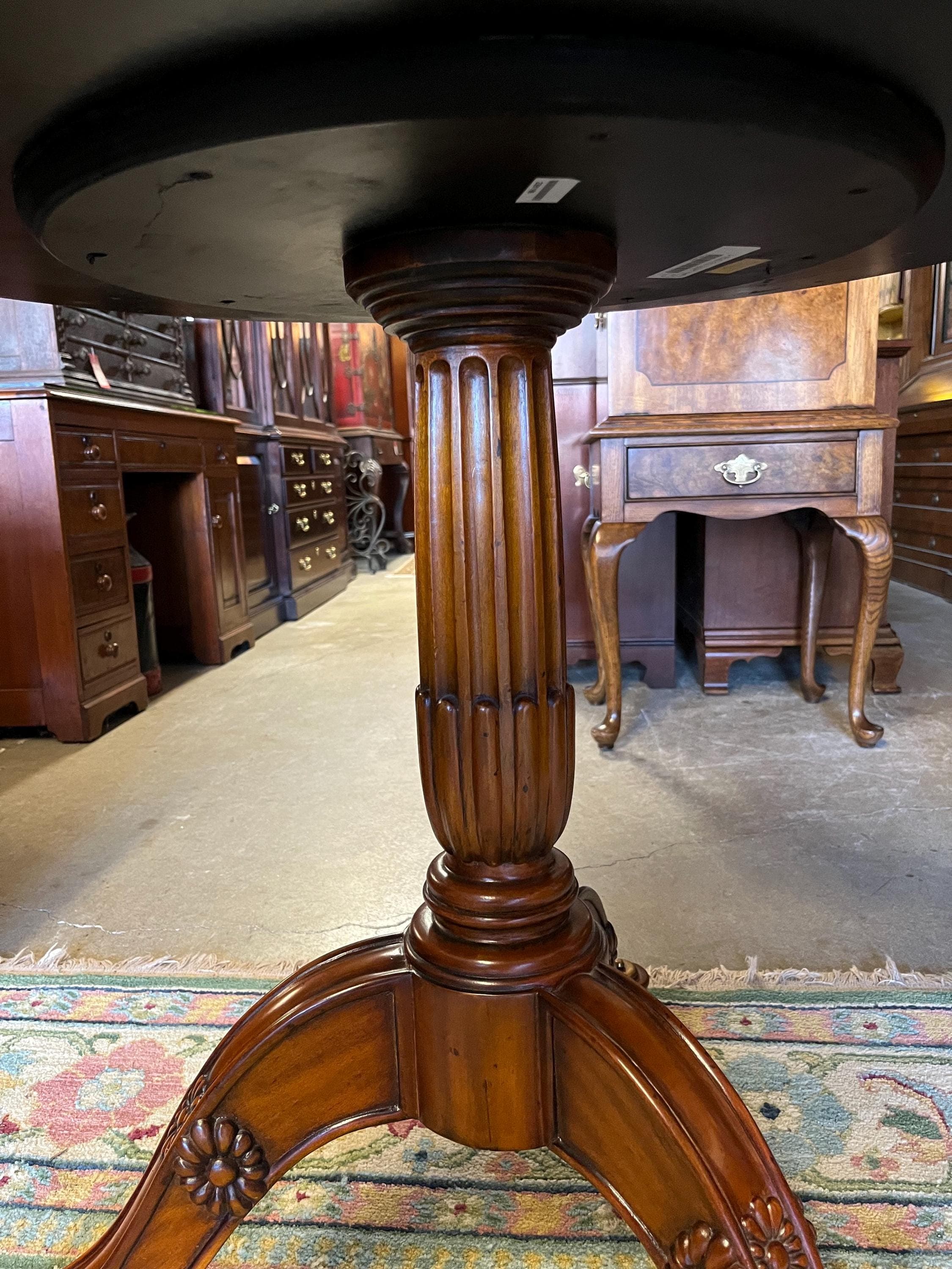 Maitland-Smith Round Mother-of-Pearl Table - Thumbnail 4