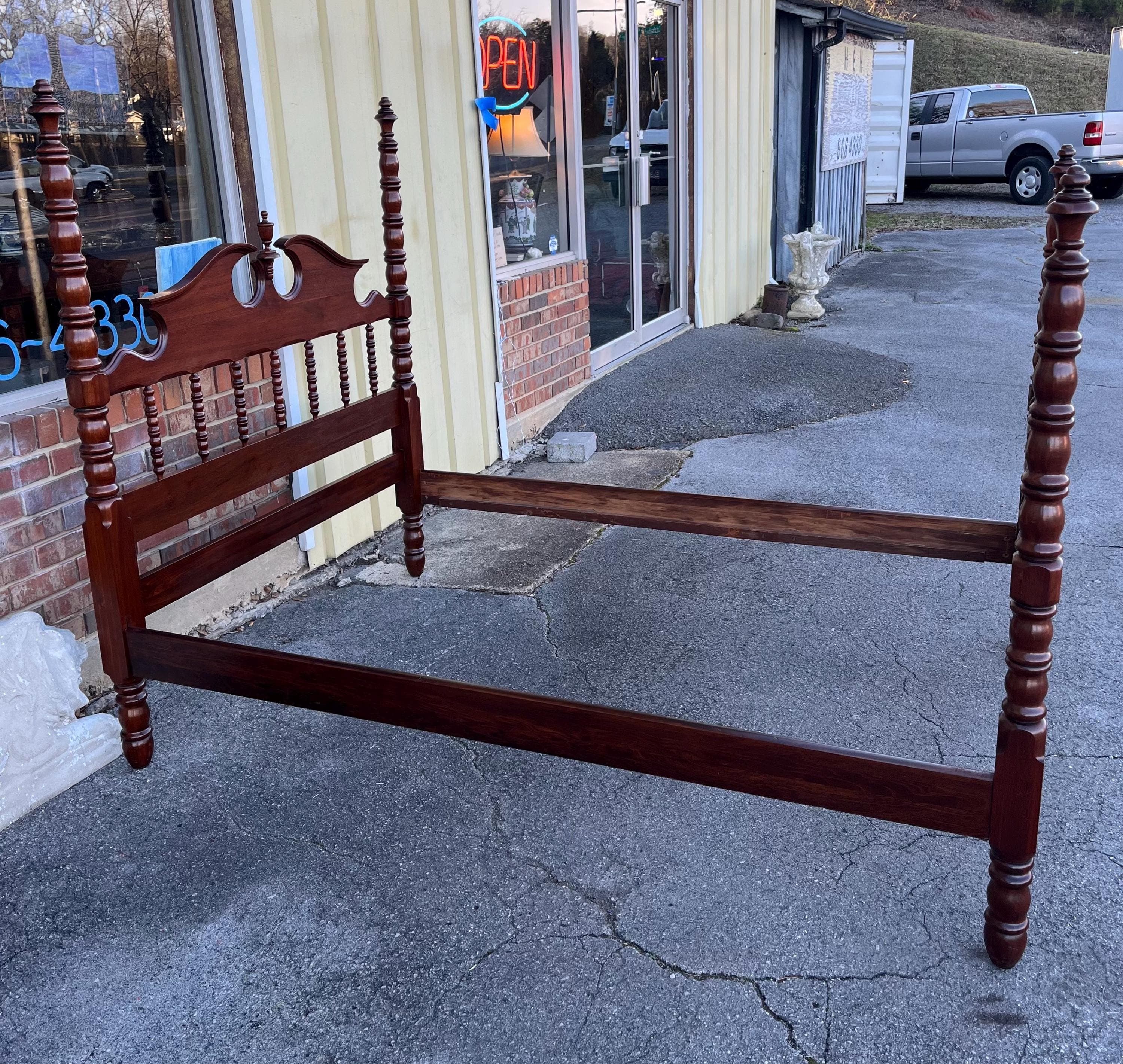 Full Size Spool Poster Bed by Davis Cabinet Co - Thumbnail 4