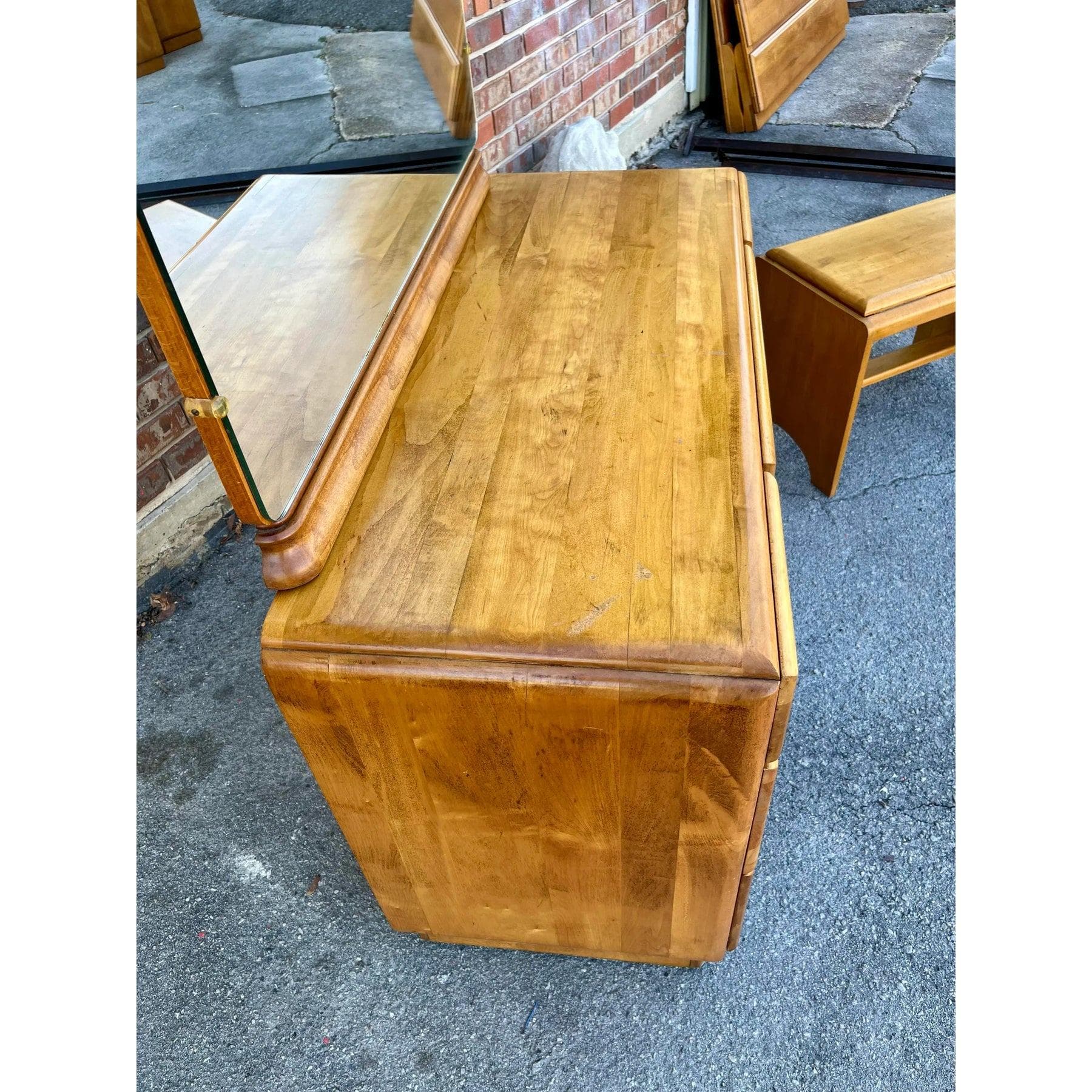 Mid Century Star Dust Vanity and Bench Designed by Russel Wright - Thumbnail 6