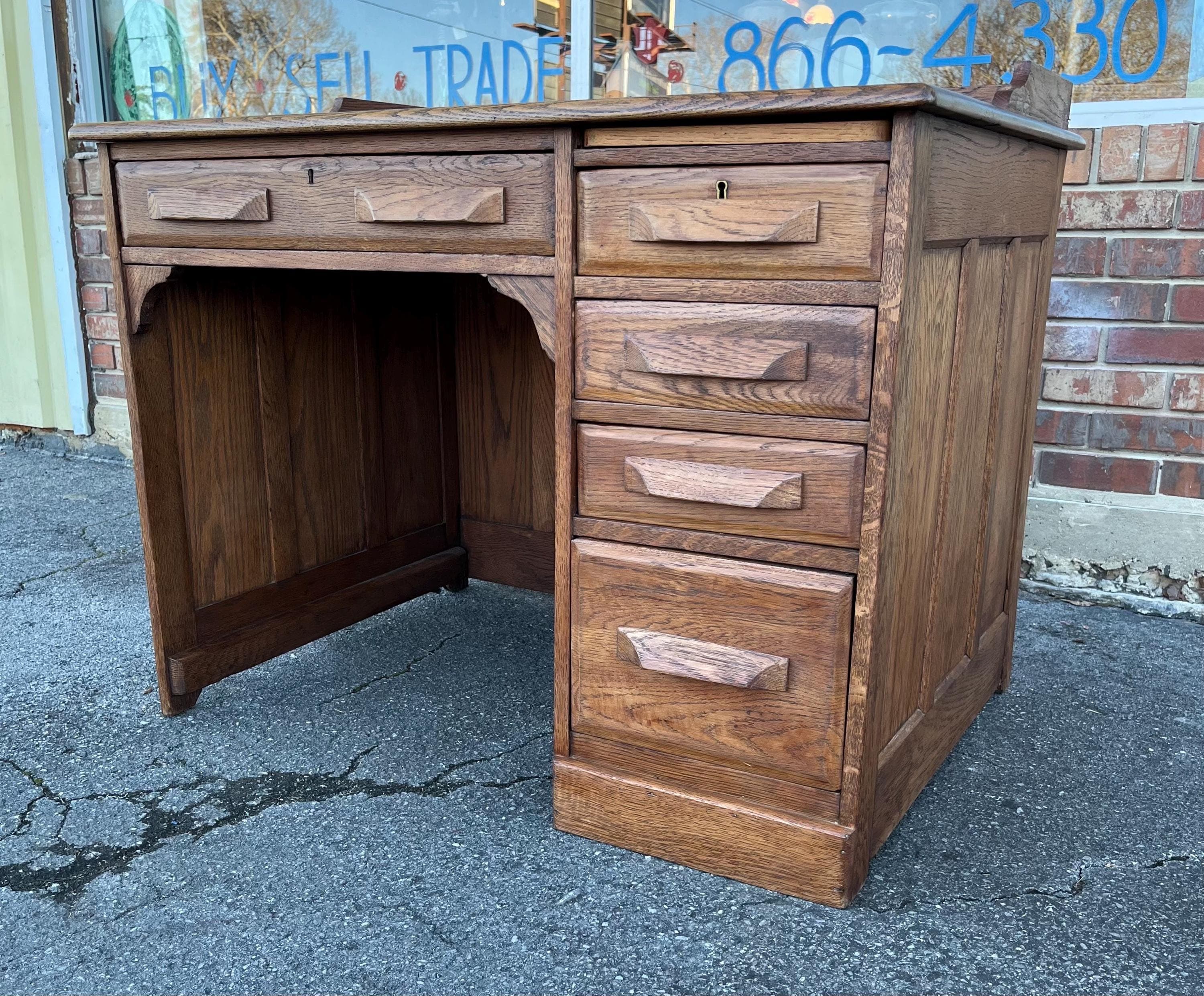 Early 20th Century Oak Desk - Thumbnail 4