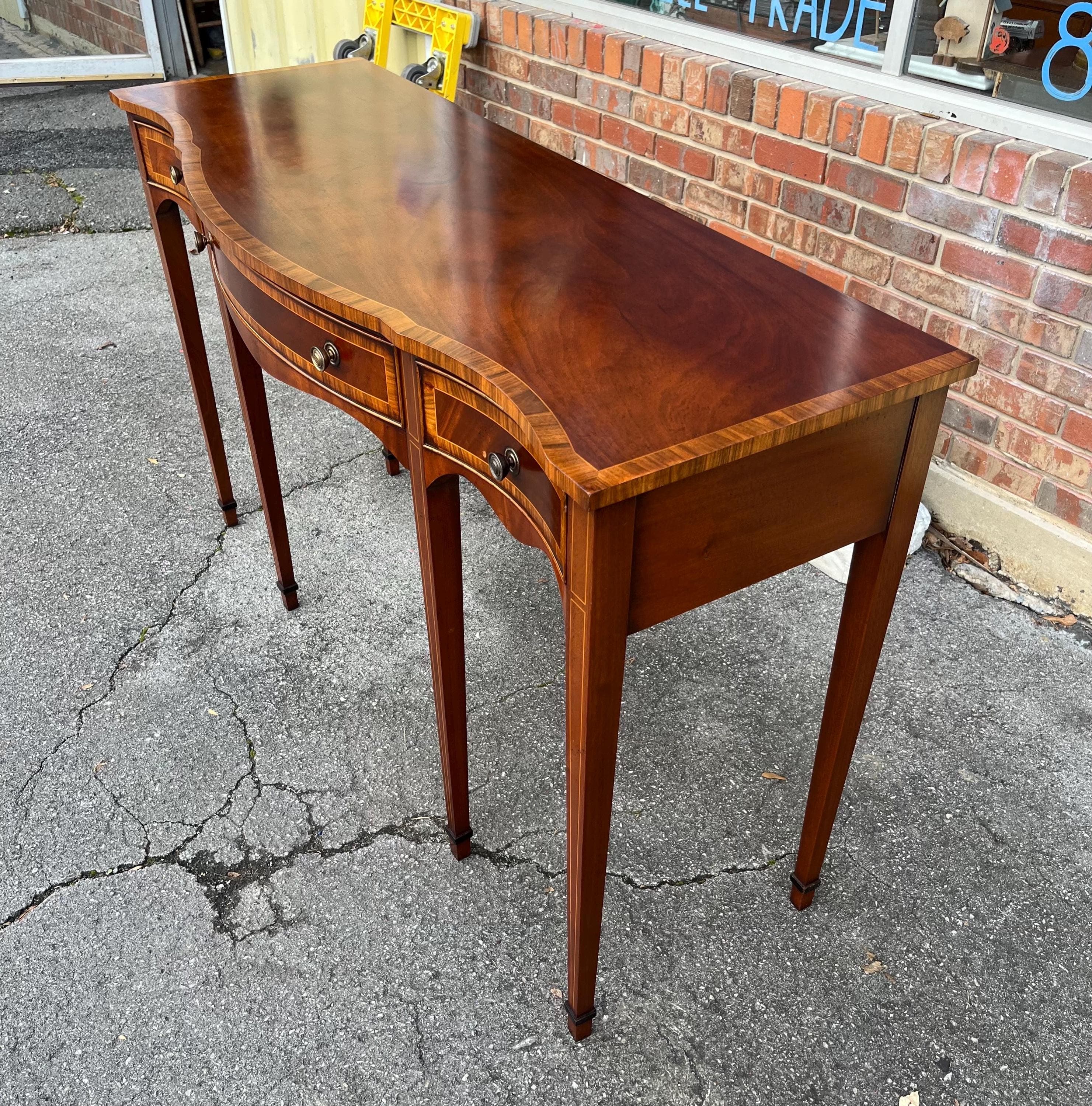 English Banded Mahogany Sideboard - Thumbnail 11