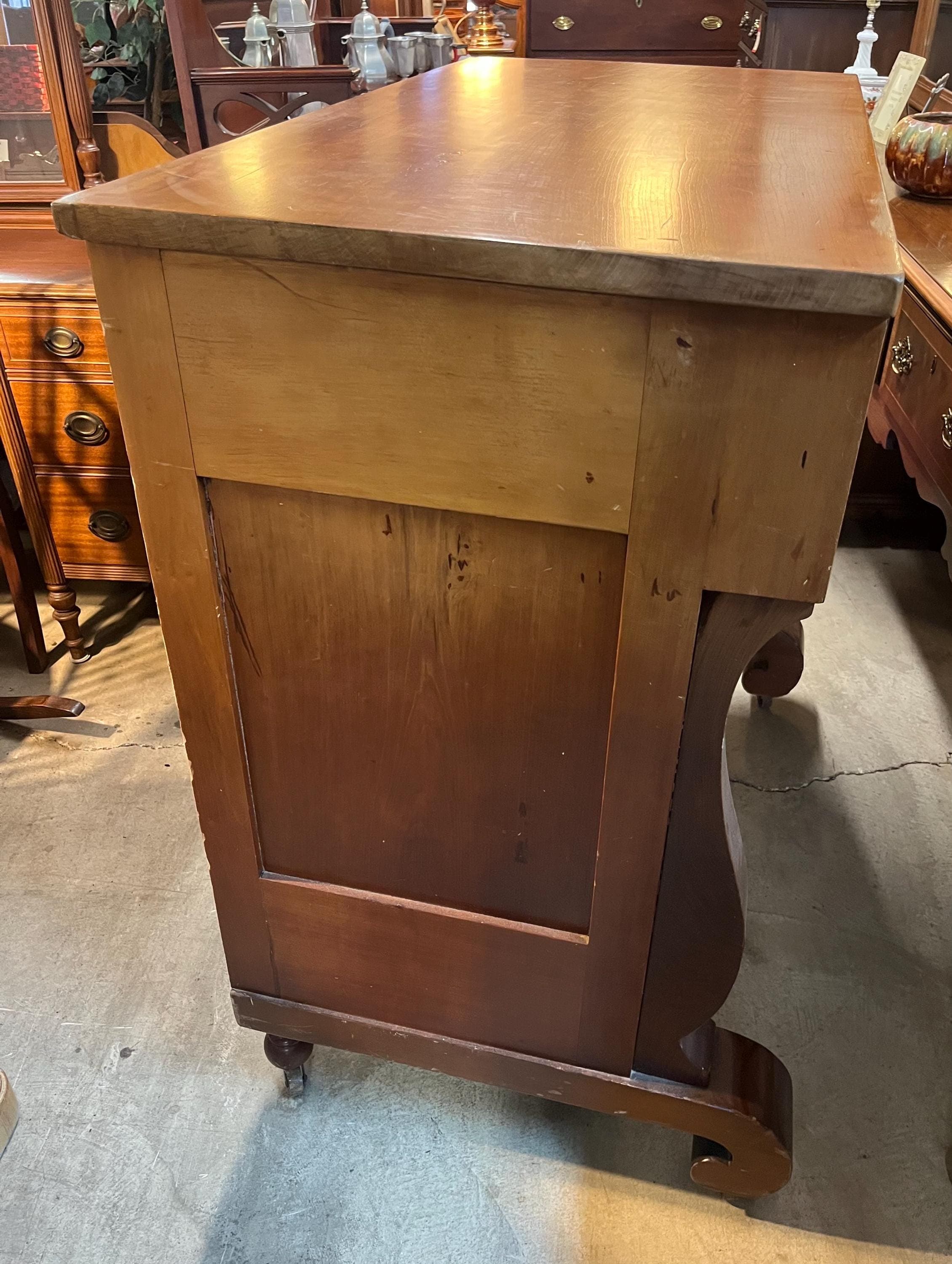 American Empire Flame Mahogany Chest of Drawers - Thumbnail 7