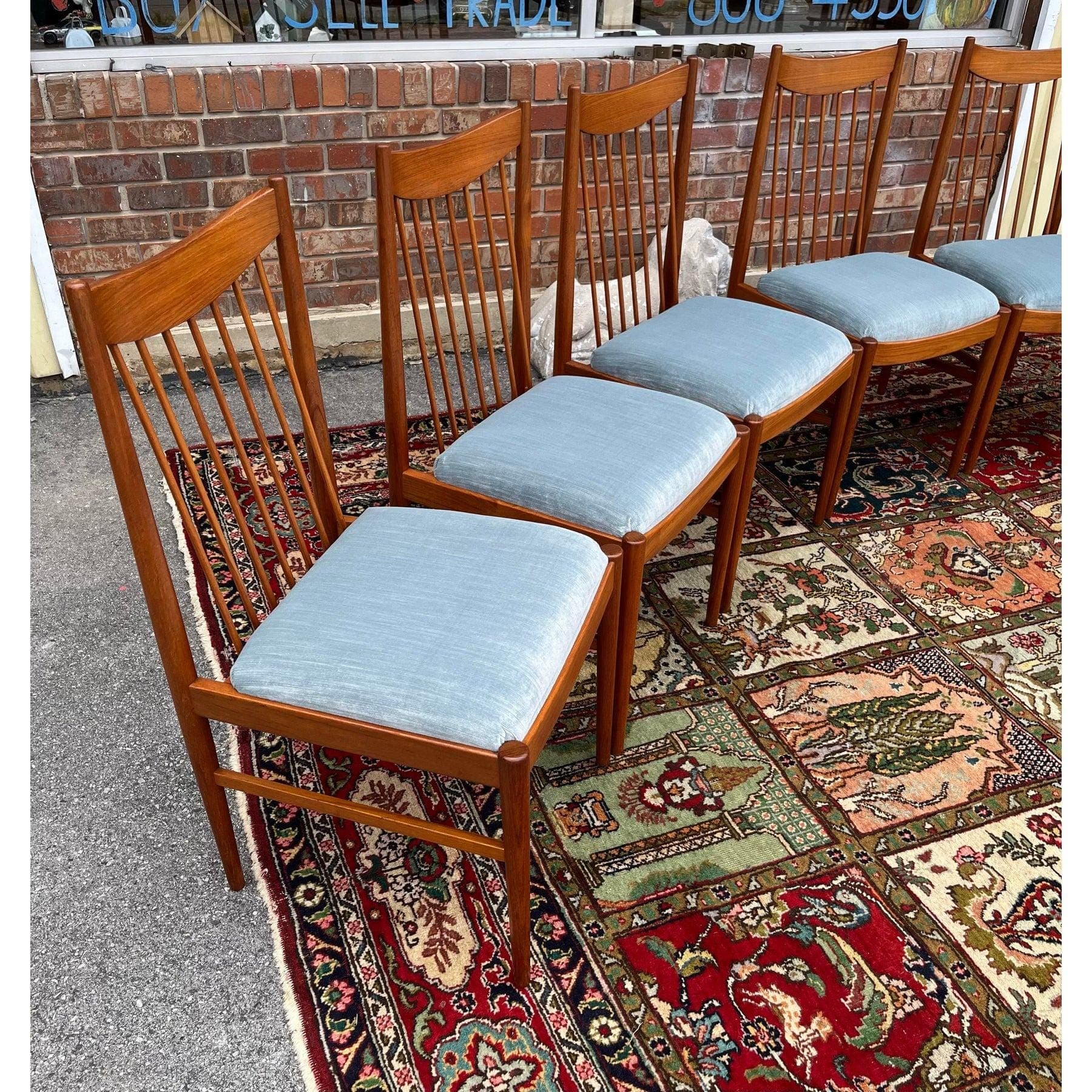 Sibast Danish Dining Room Table and 8 Chairs - Thumbnail 7