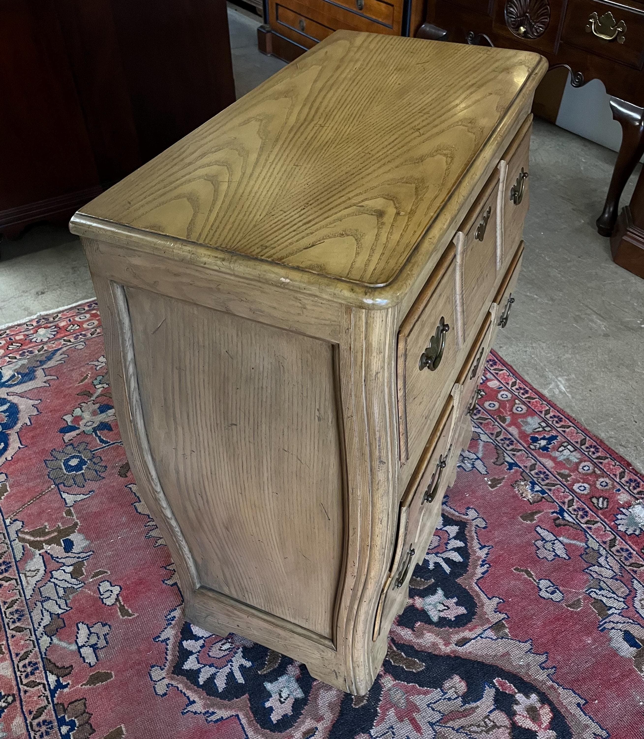 Baker Furniture No. 1608 Bombe Chest - Thumbnail 7