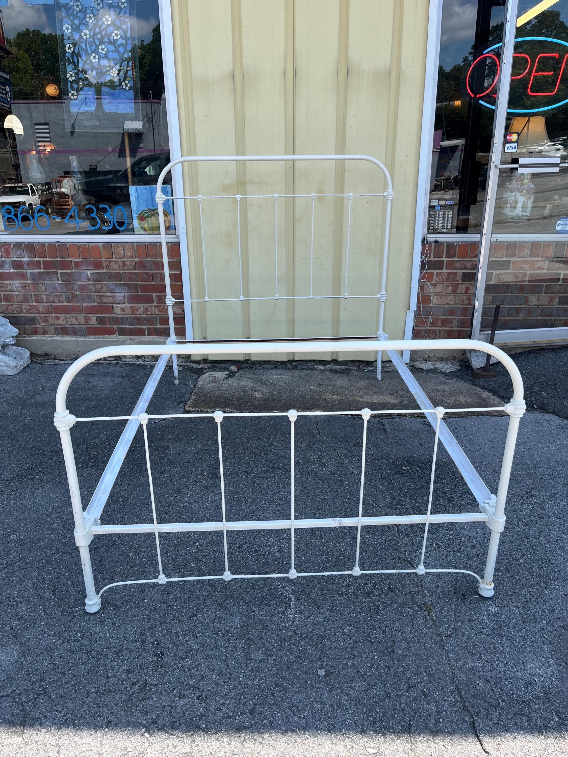 Antique Iron Bed - Thumbnail 5