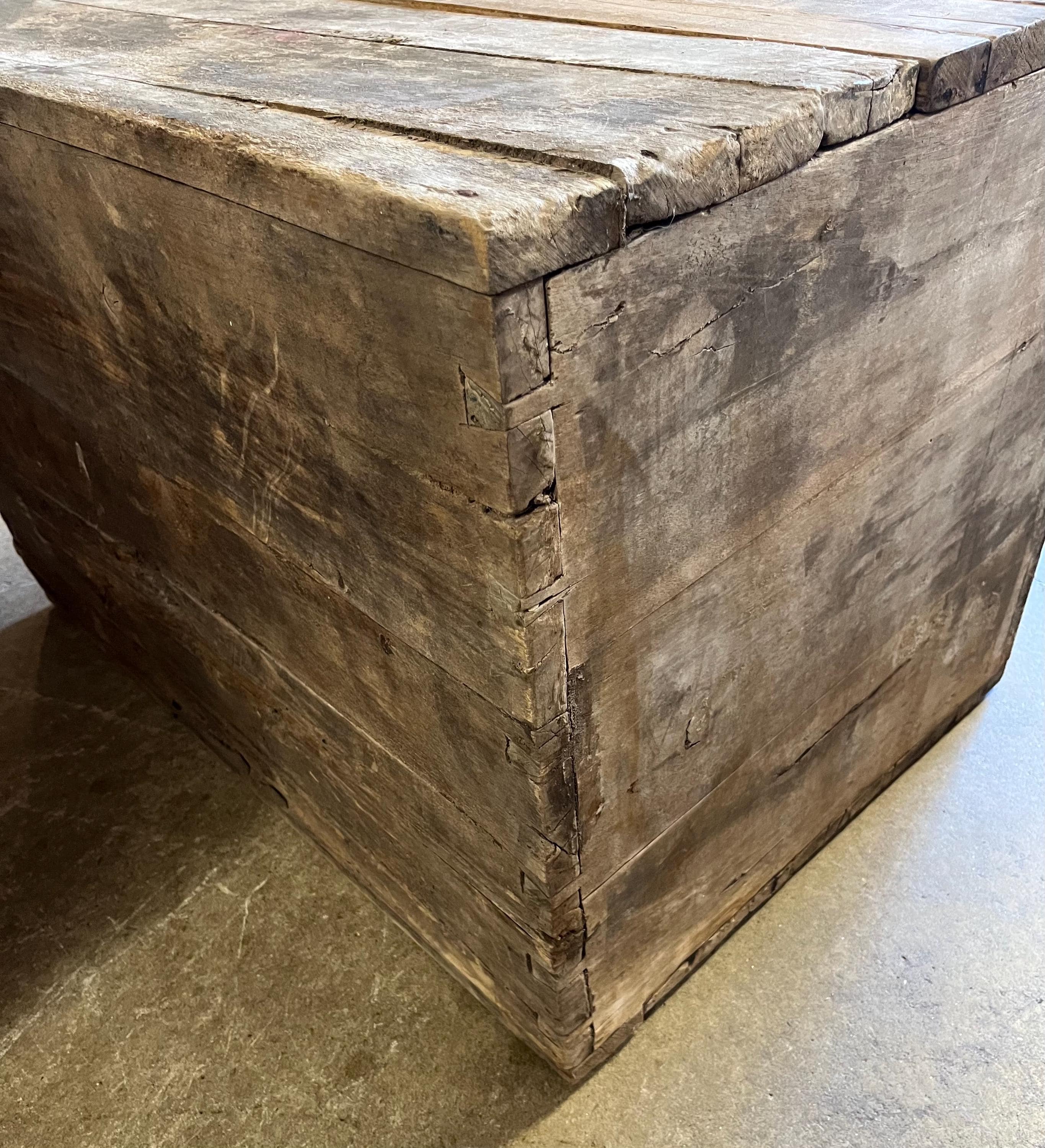 Antique Primitive Painted Trunk - Thumbnail 8