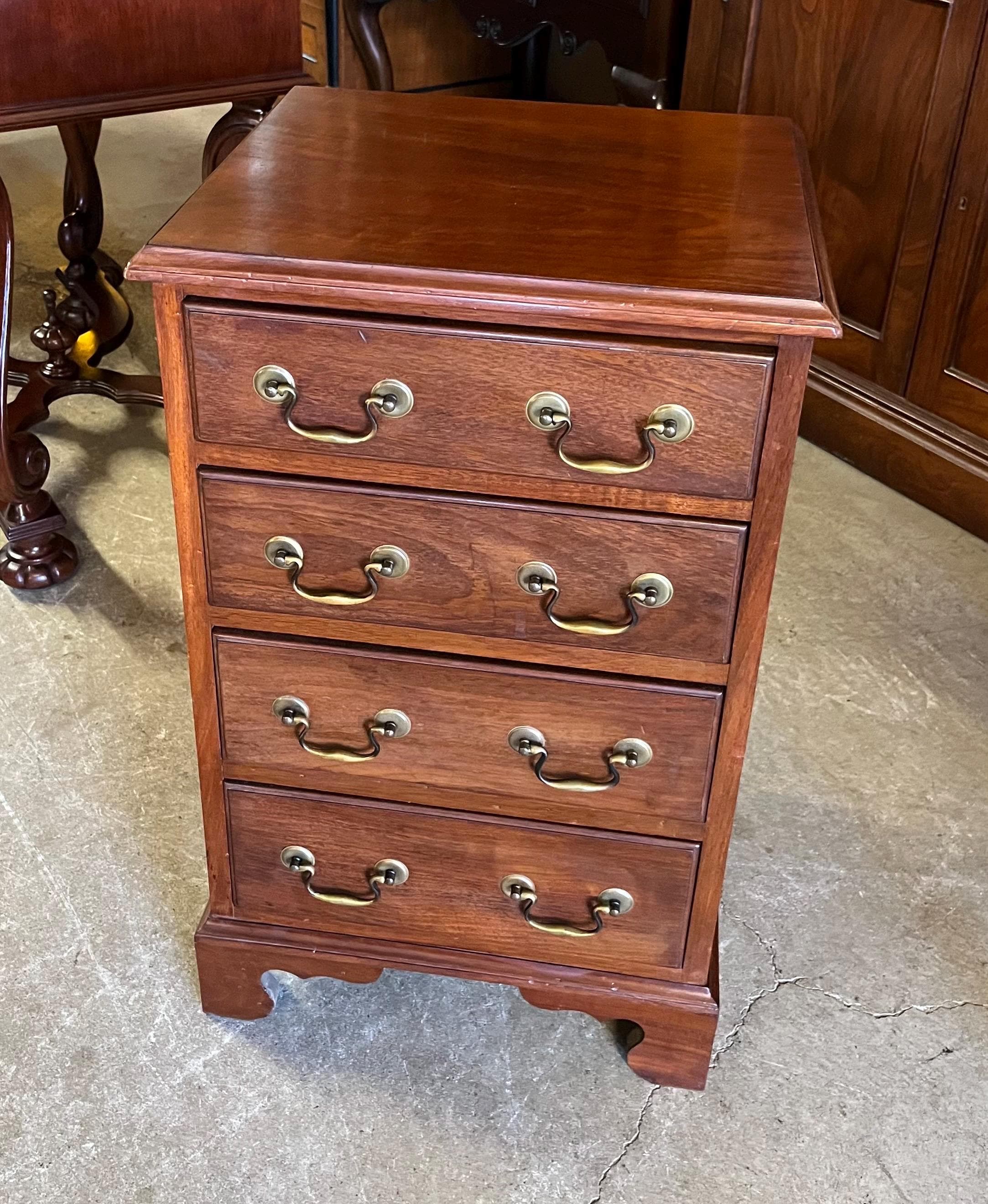 Antique Four Drawer Bedside Chest - Thumbnail 5