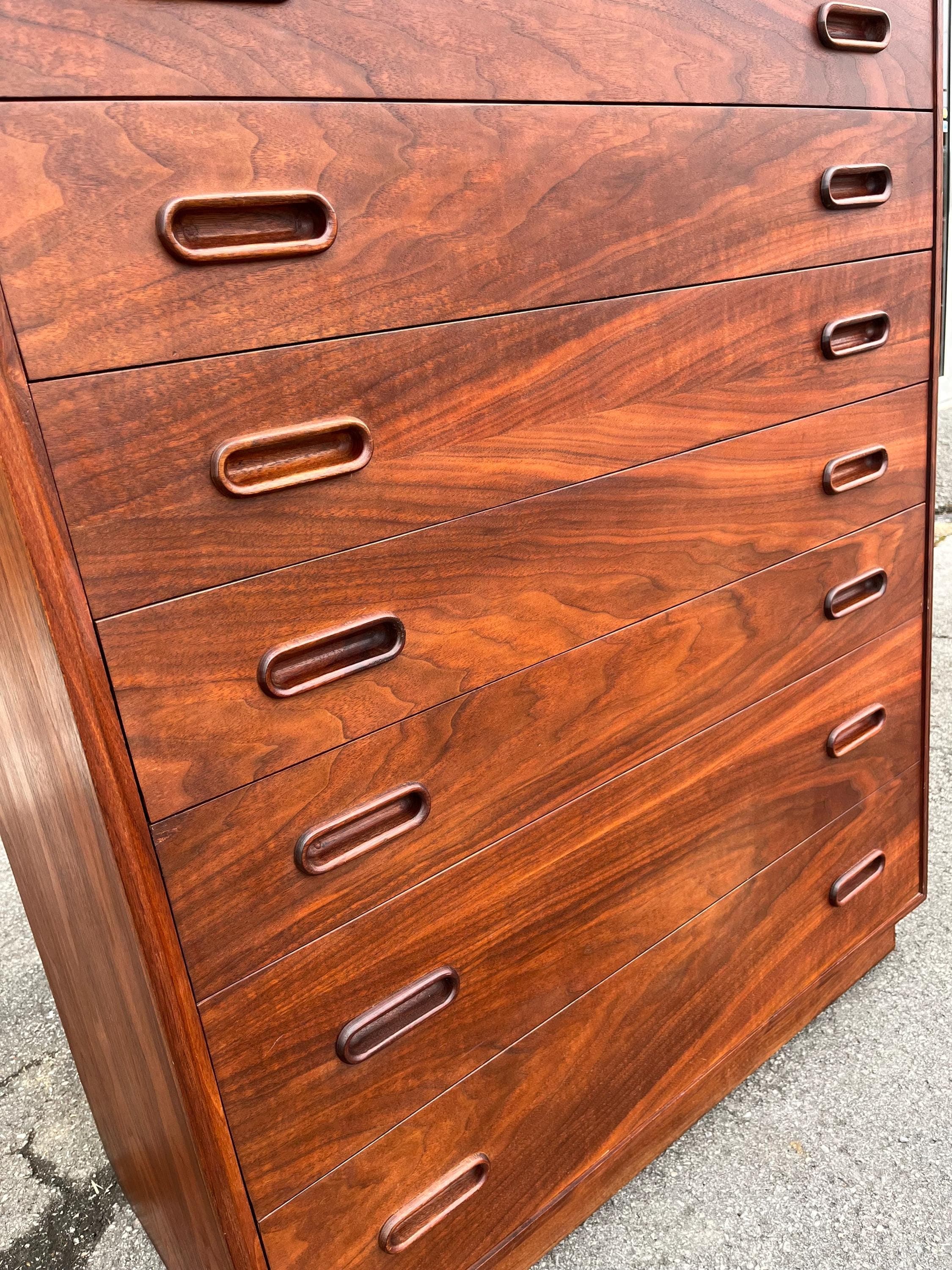 Founders MCM Walnut Chest of Drawers - Danish Style - Thumbnail 12