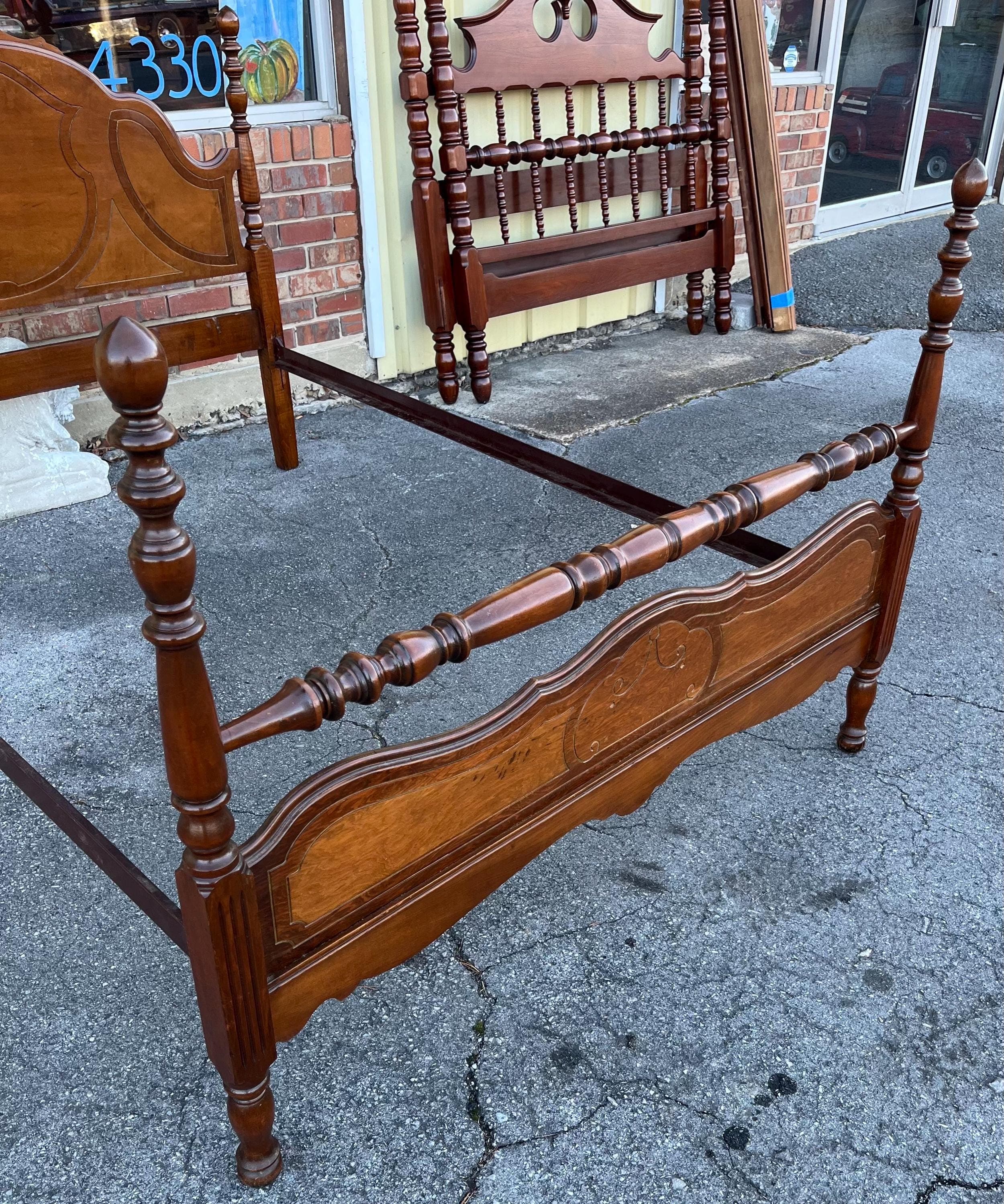 Depression Era Full Size Poster Bed - Thumbnail 8