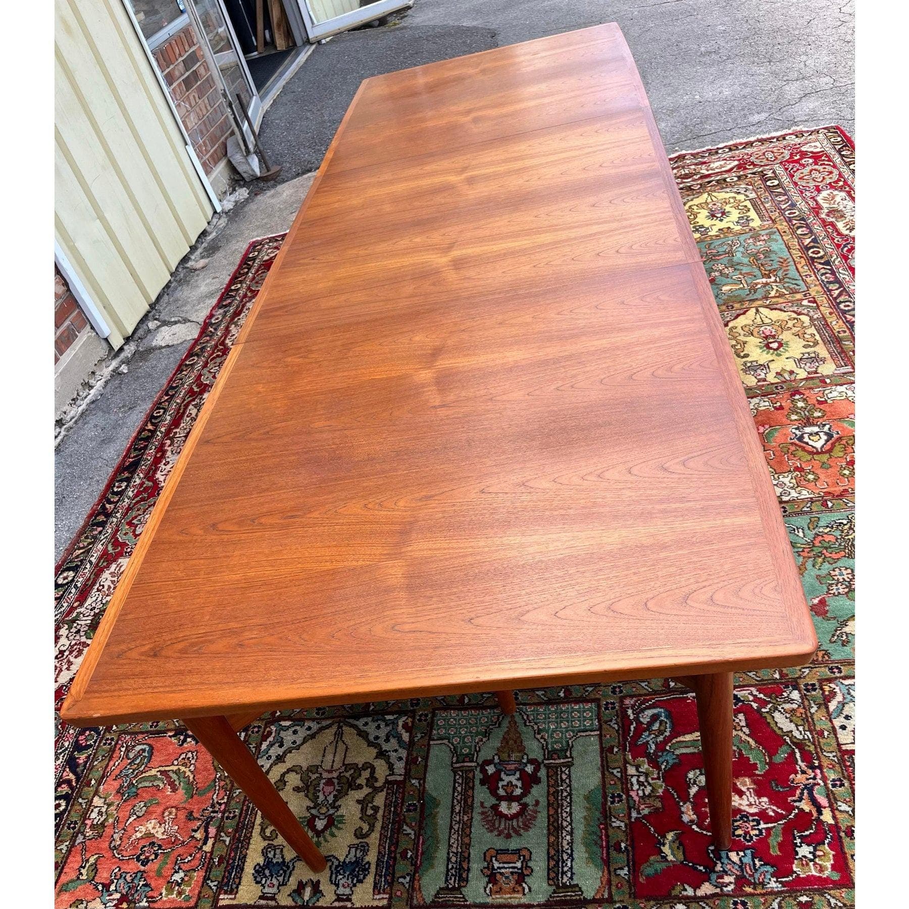 Sibast Danish Dining Room Table and 8 Chairs - Thumbnail 4