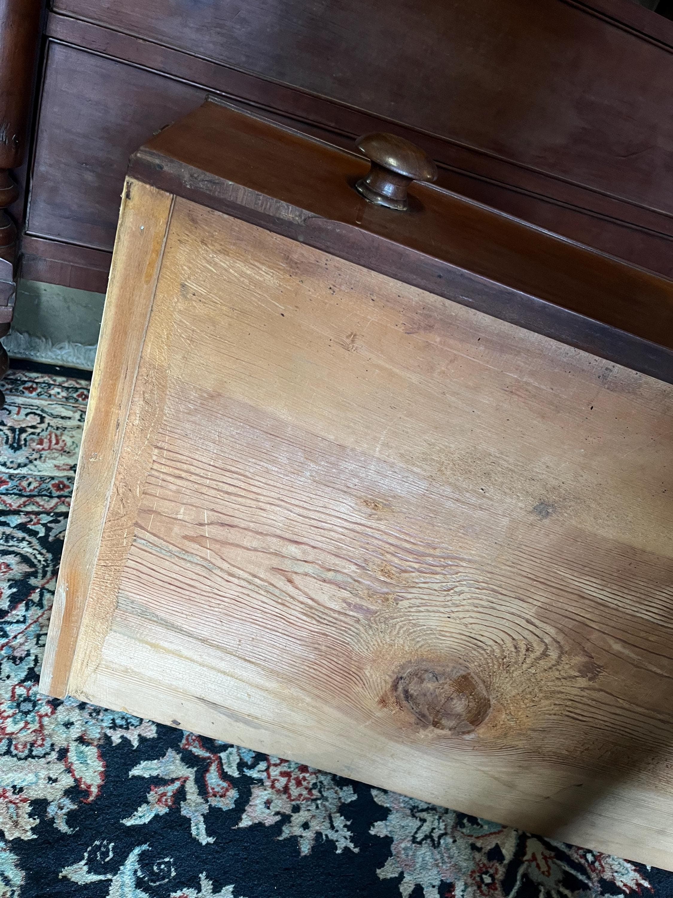 Cherry Empire Chest of Drawers - Thumbnail 9