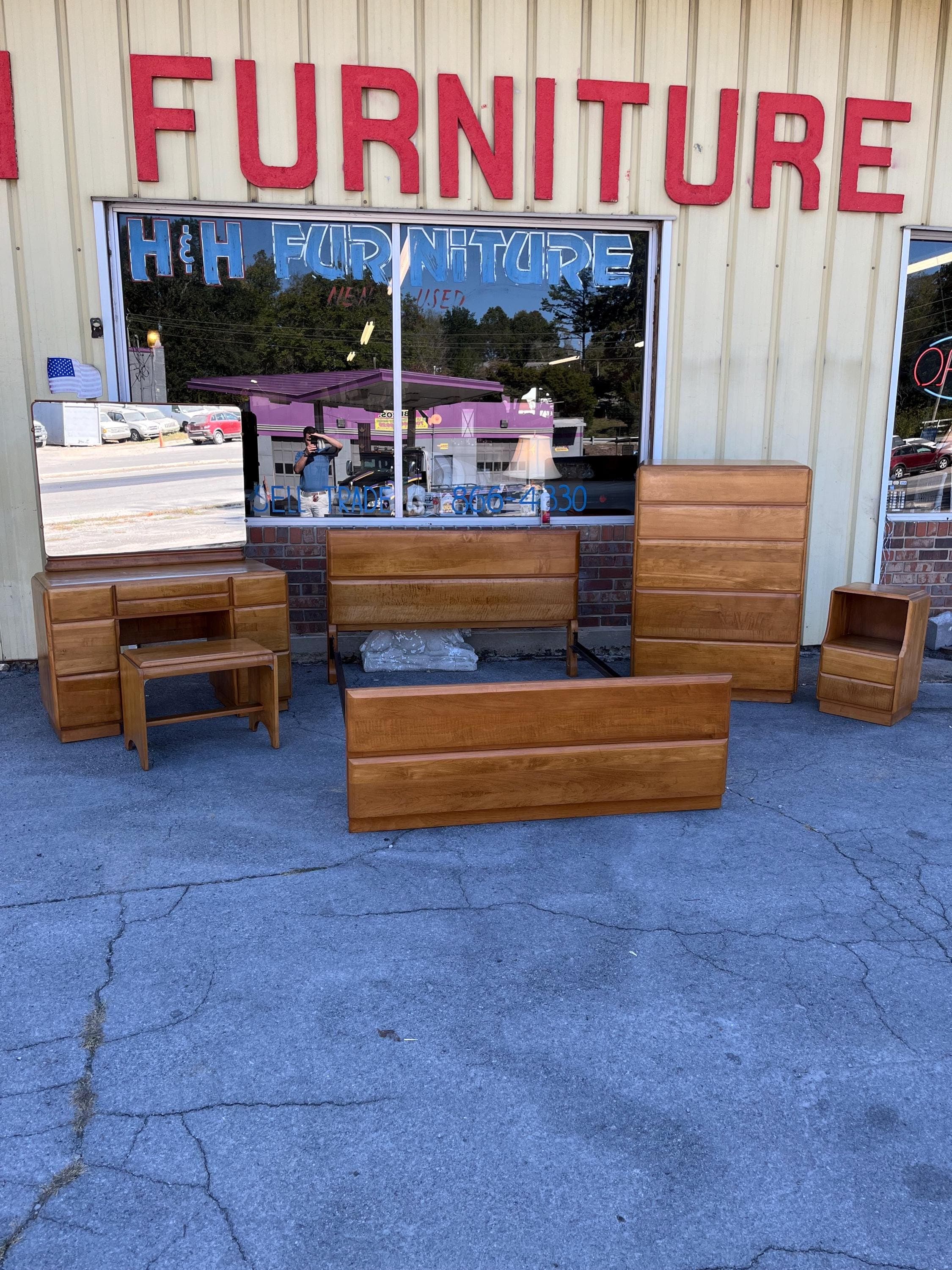 Mid-Century Star Dust Bedroom Suite Designed by Russel Wright - Image 1
