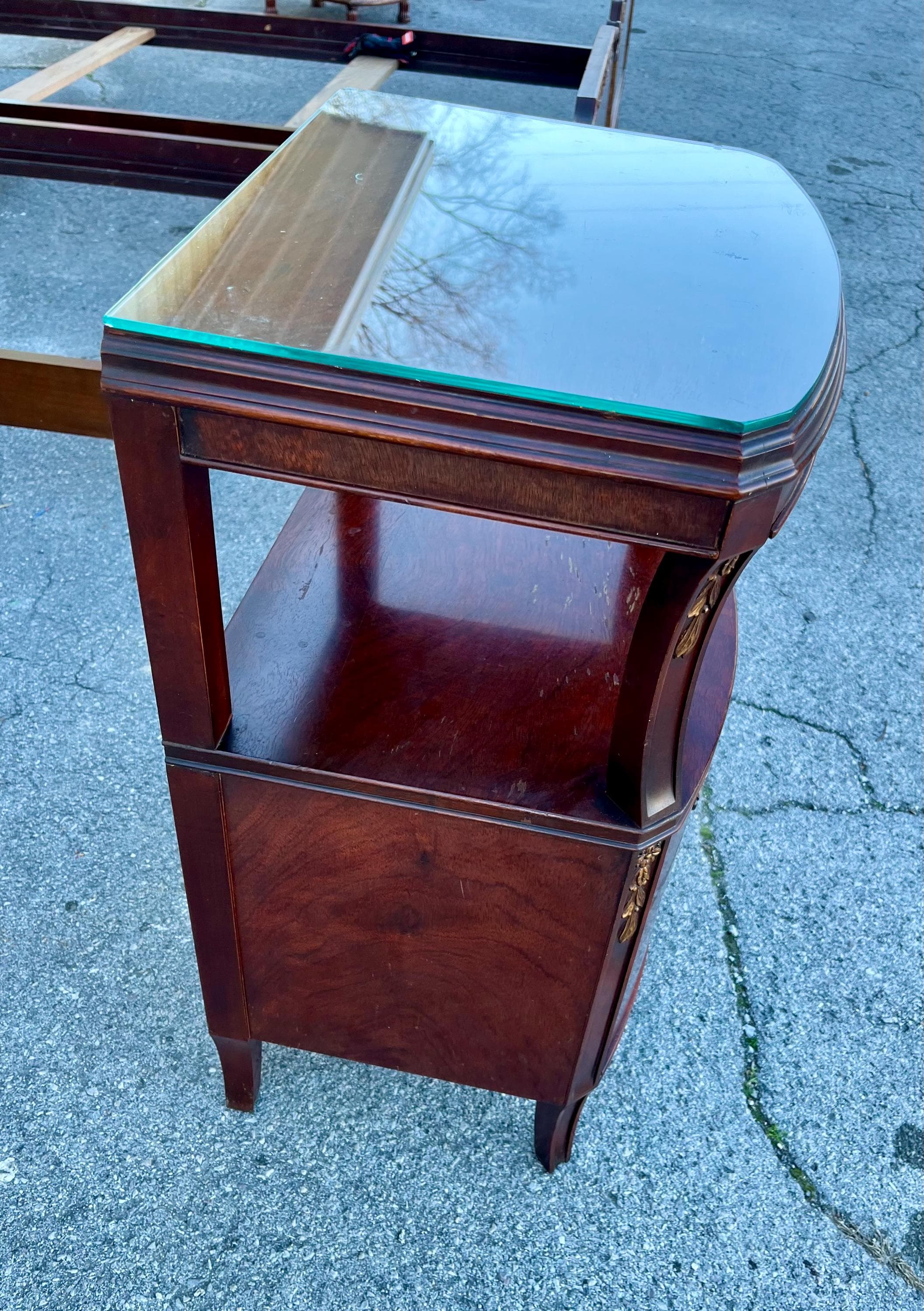 Romweber Nightstand - Thumbnail 3