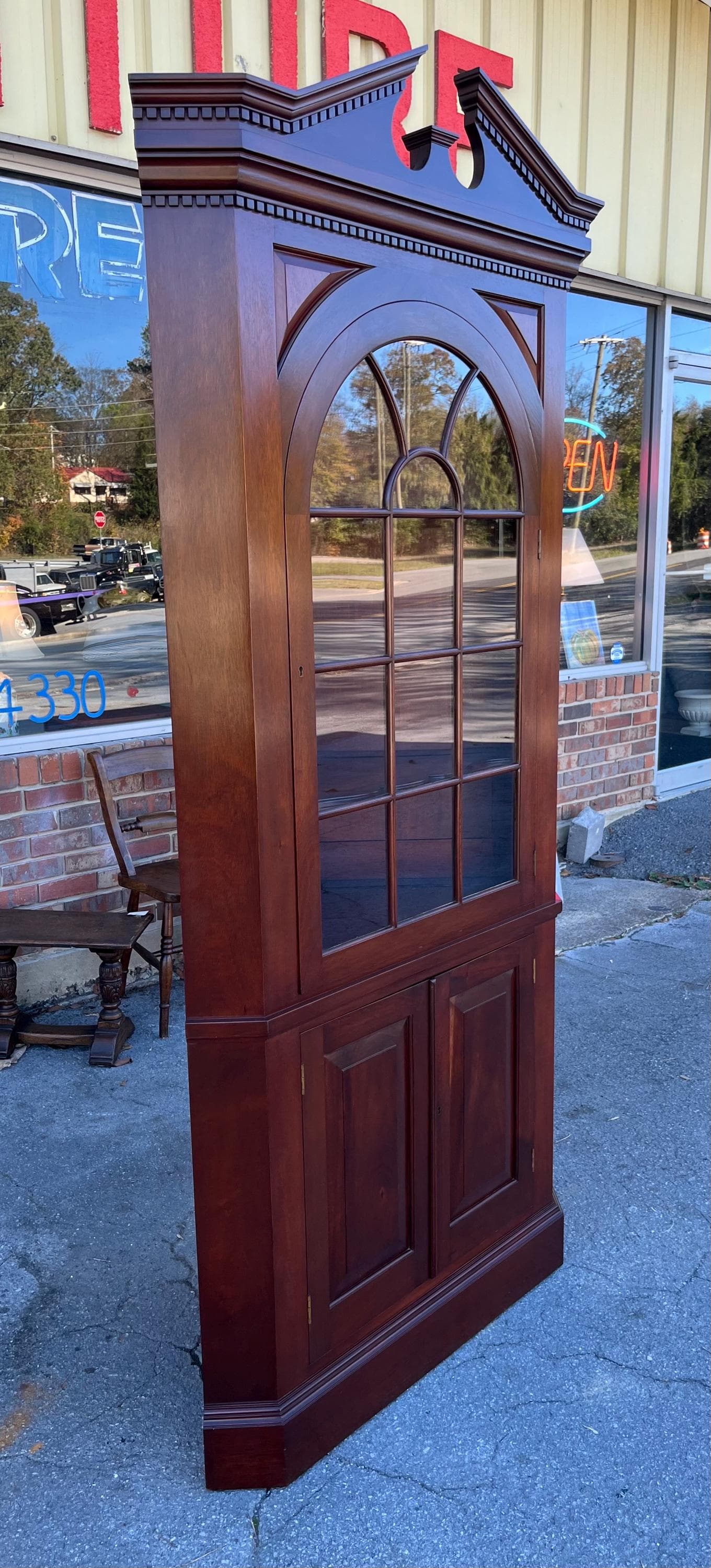 Biggs Old Dominion Corner Cabinet - Thumbnail 2