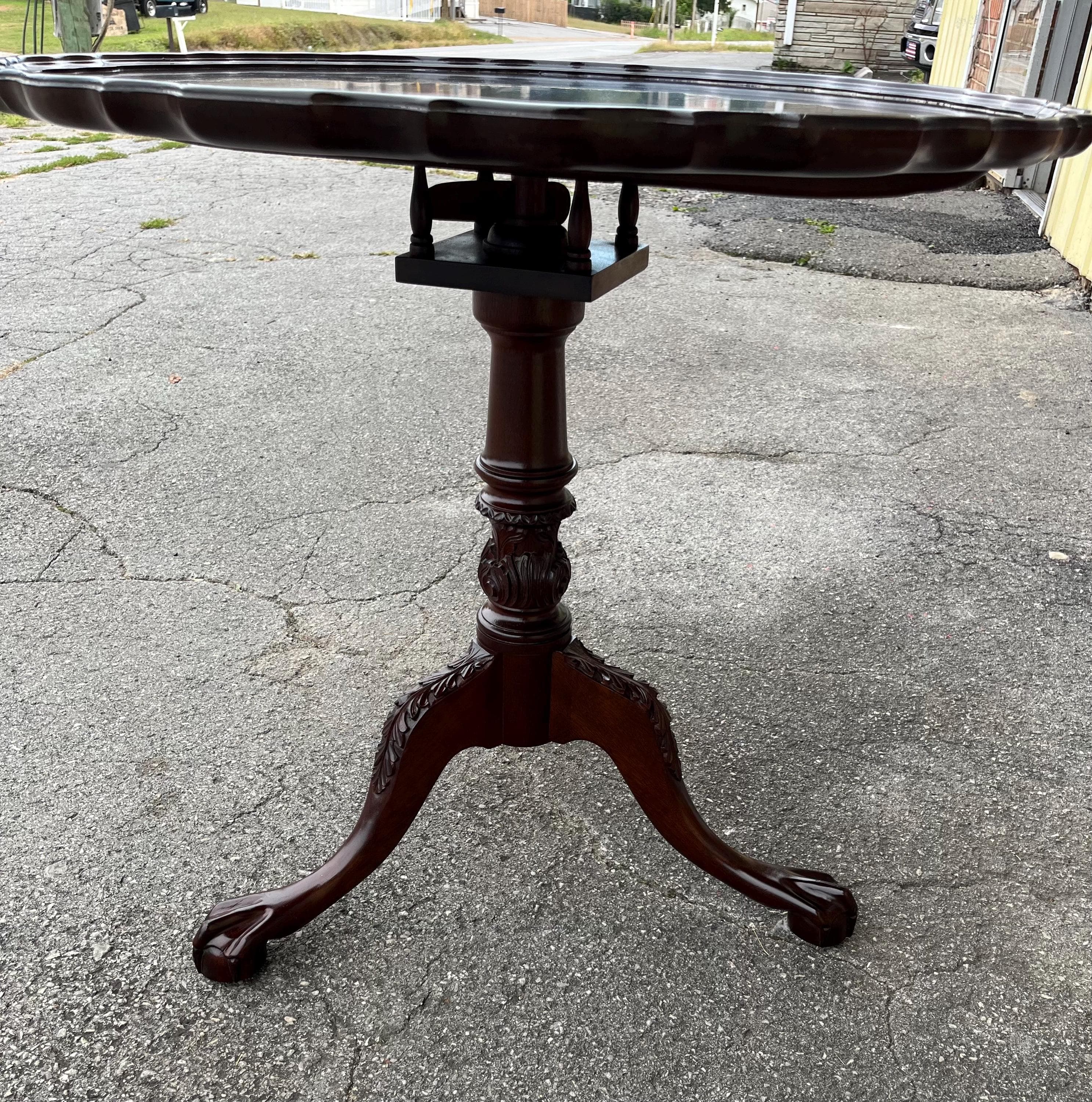 Craftique tilt-top pie crust table - Thumbnail 13