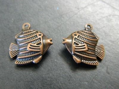 10 Fish Charm Pendants: Coastal Copper Brass (Tropical Beach Style) 10charms - Thumbnail 3