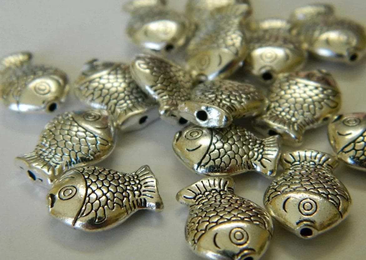 Antique Silver Tone Lucky Fish Beads, Tibetan Style Charms (10 per pack) - Thumbnail 3