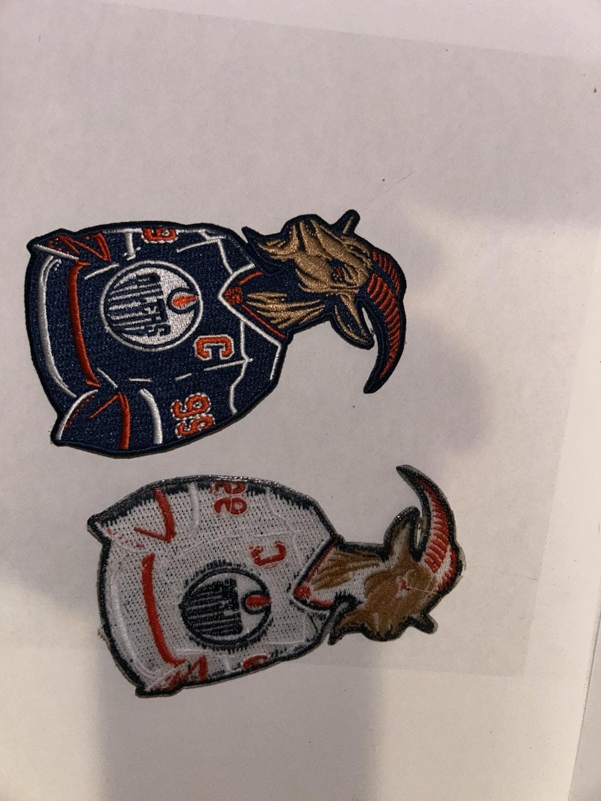 Hockey Patch: Retro Wayne Gretzky #99 (Iron-On Embroidery) - Thumbnail 2