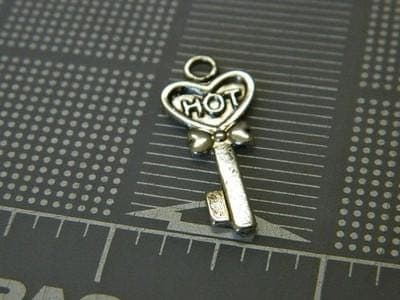Silver Heart Skeleton Key Charms – Fall Jewelry Pendants, Set of 6 - Thumbnail 3