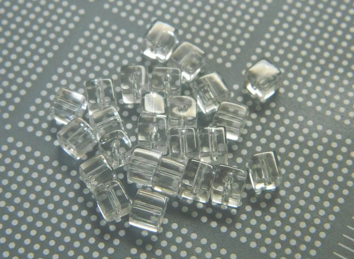 50 Glass Cube Beads: Square Shape (4mm, Small Hole) Choose color in variations - Thumbnail 6