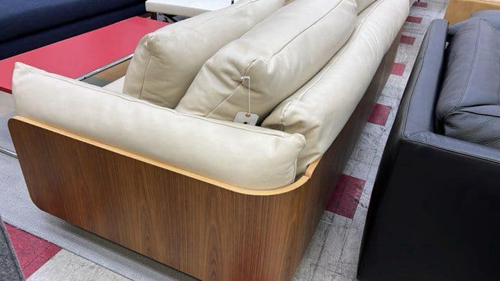 DWR Kapsel Sofa 91" (Creme Leather) - Thumbnail 4