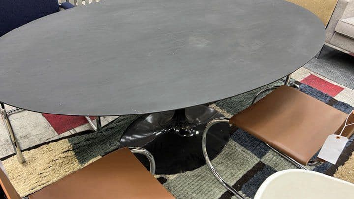 Knoll Tulip Saarinen Dining Table, Oval (Black Veneer) - Thumbnail 3