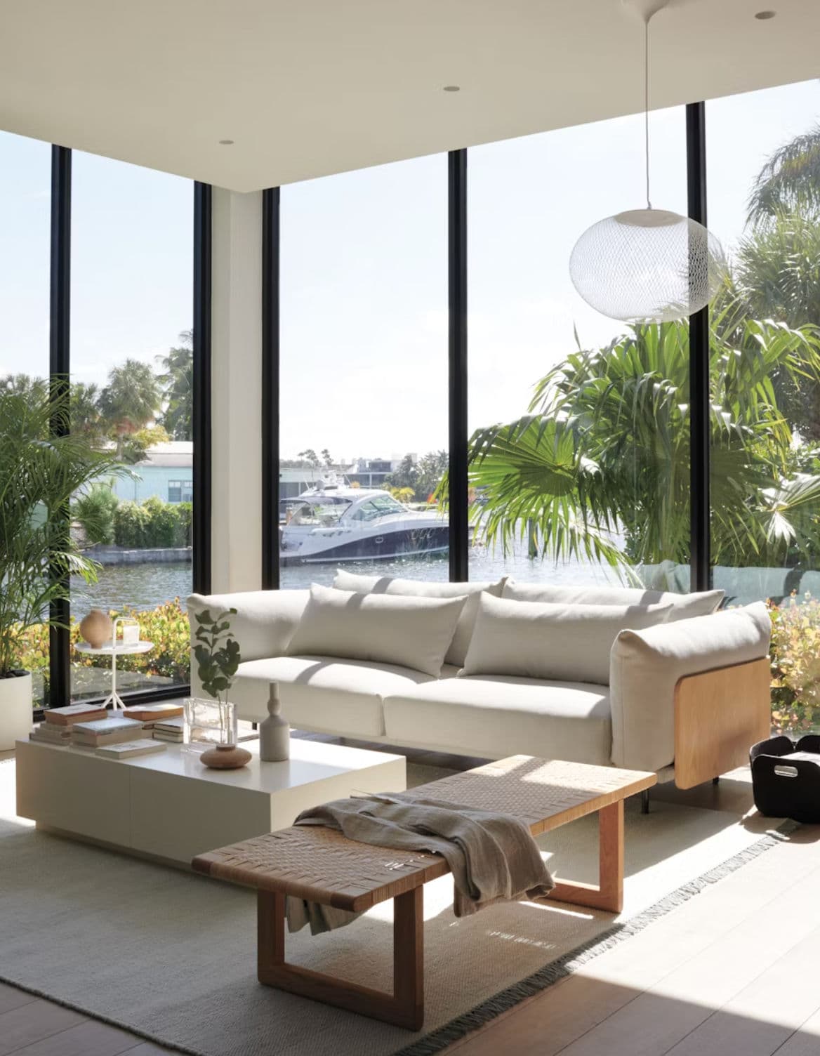 DWR Kapsel Sofa 91" (Creme Leather) - Thumbnail 5