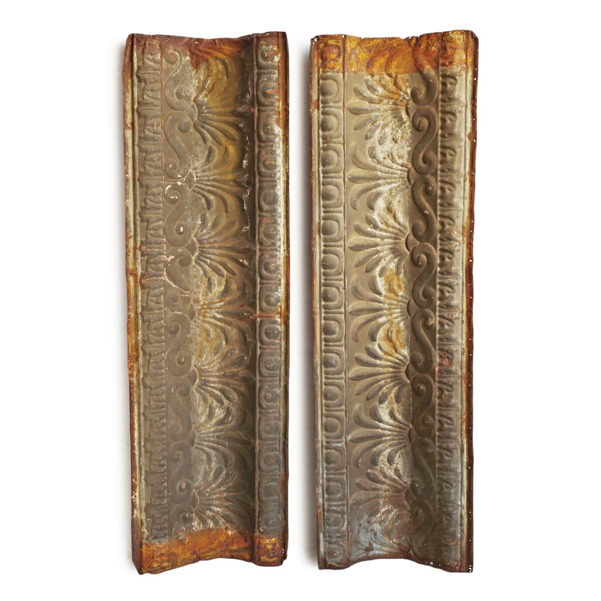 Old Tin Crown Moulding - Thumbnail 2