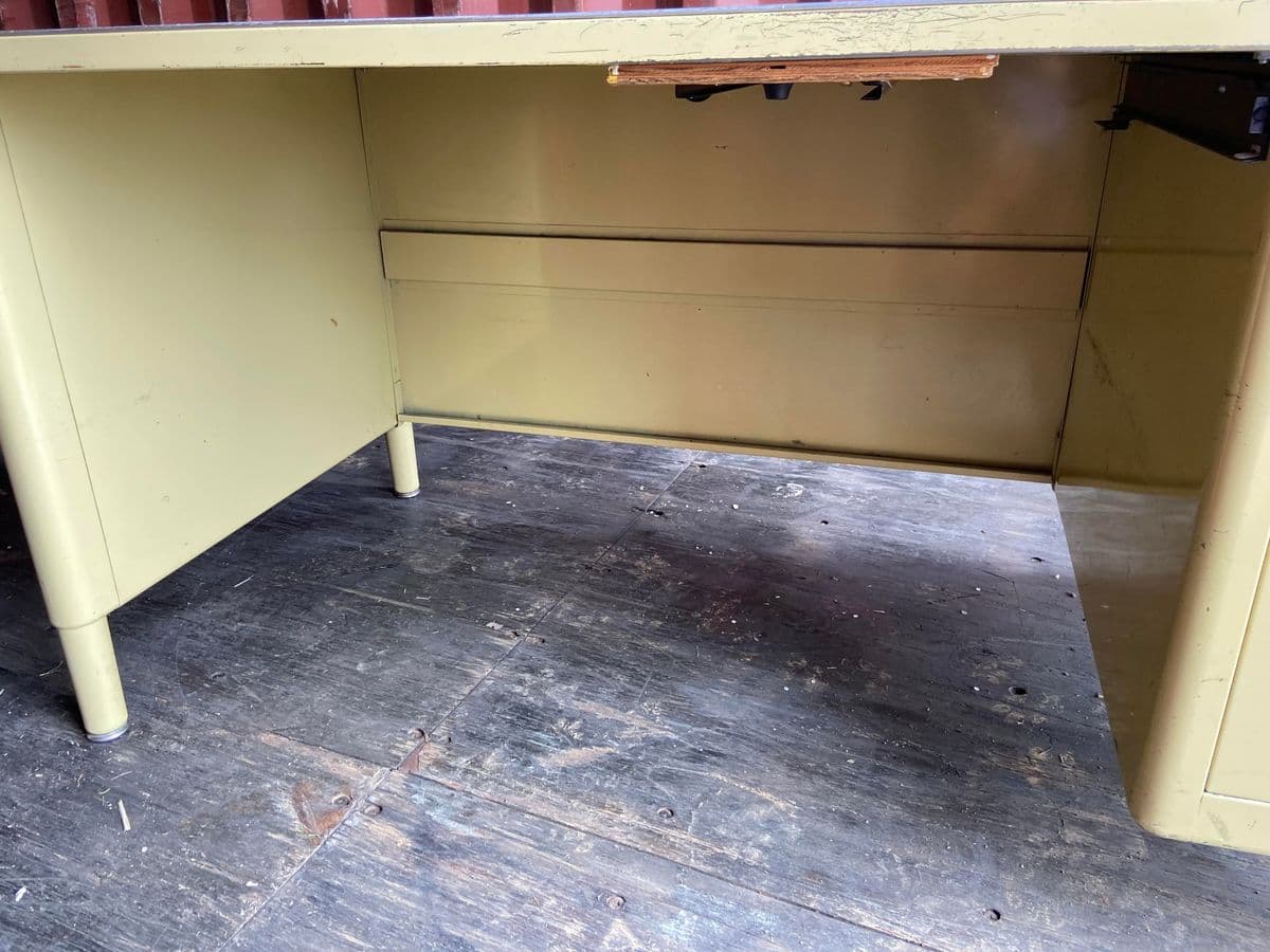 1970s Vintage Mid Century Modern Metal Tanker Desk - Thumbnail 11