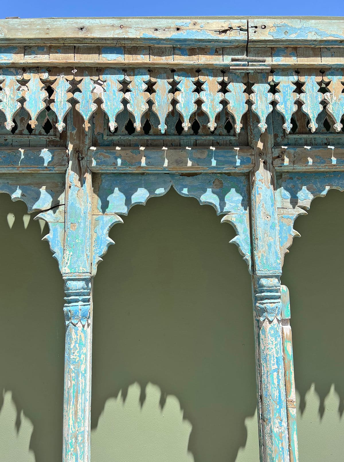 Old Rajasthan Balcony Railing Facade - Thumbnail 13