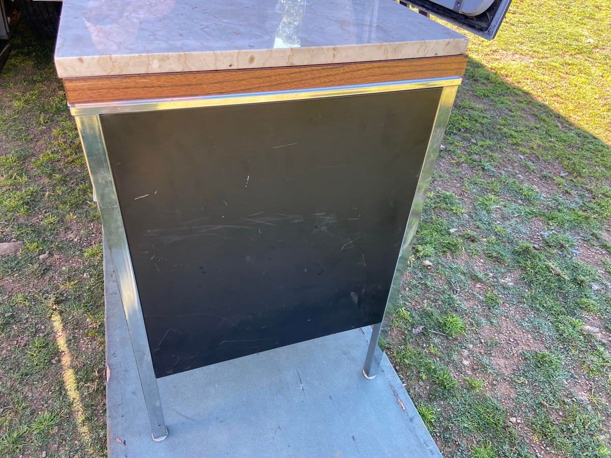 1980s Vintage Mid Century Modern Florence Knoll Style Metal Filing Cabinet - Thumbnail 12