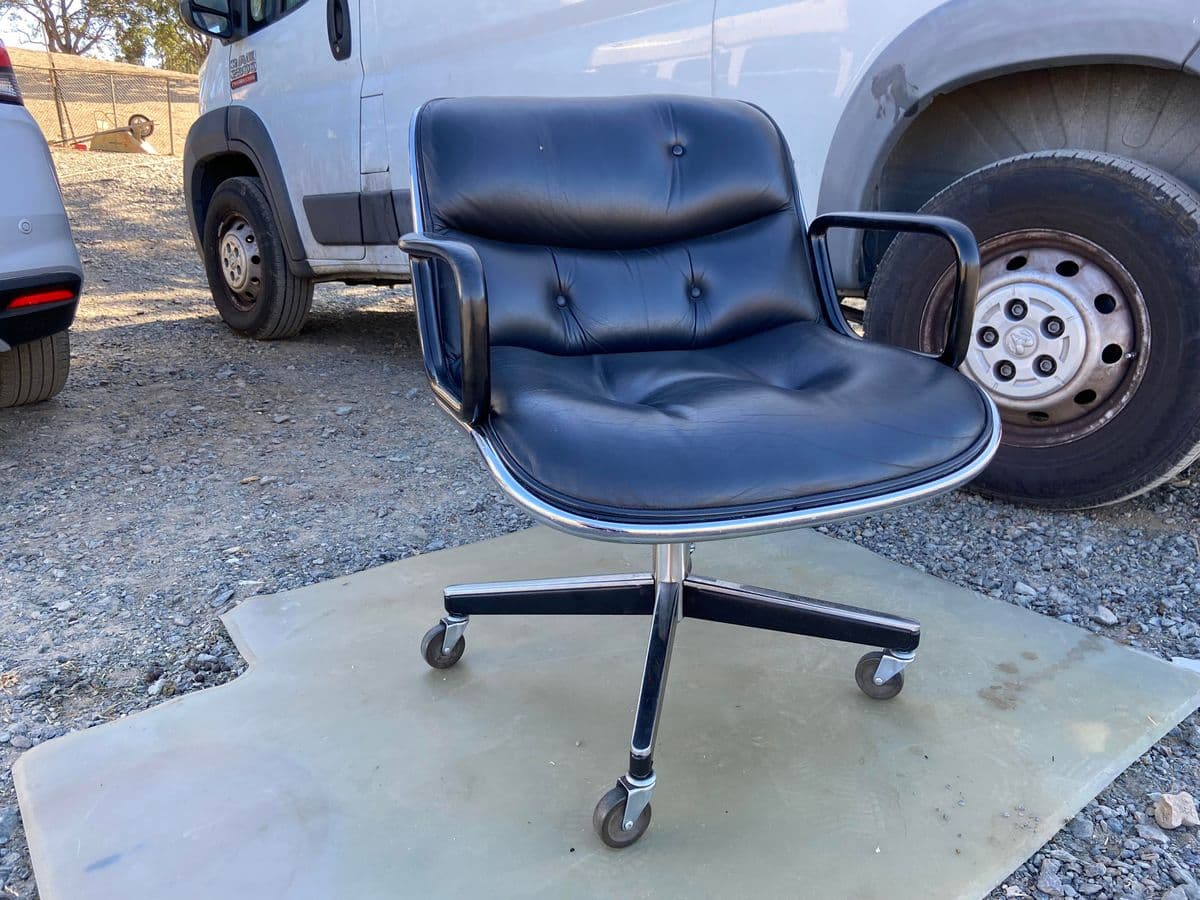 1980s Charles Pollock for Knoll Attributed Leather Executive Swivel Desk Chair - Thumbnail 12