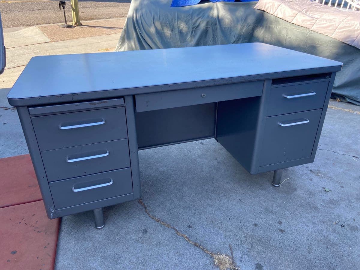 1970s Steelcase Vintage Mid Century Modern Metal Tanker Desk - Thumbnail 13