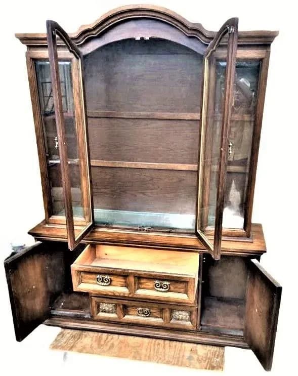 Vintage Breakfront Holman Manufacturing Large Spanish Revival Oak Standing China Cabinet - 1960s - Thumbnail 3