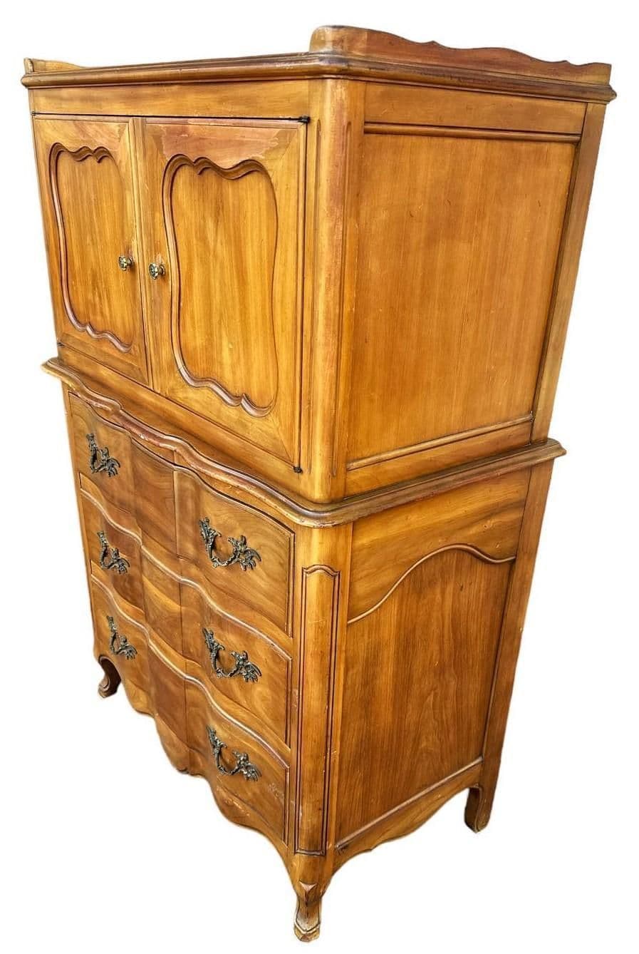 John Widdicomb Grand Rapids Walnut Gentleman's Chest - Louis XV Style - Vintage Mid 20th Century - Thumbnail 3