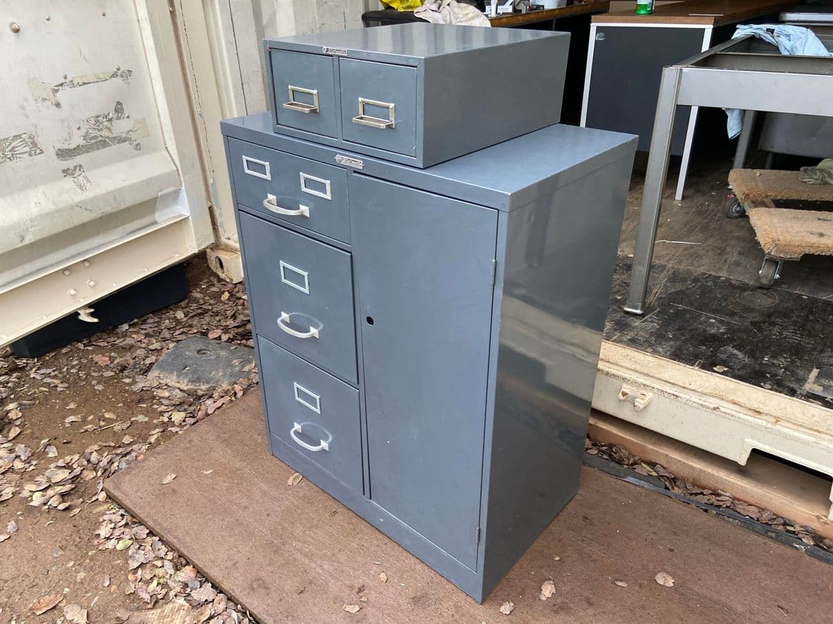 1970s Vintage Mid Century Modern Metal Cabinet - Thumbnail 3