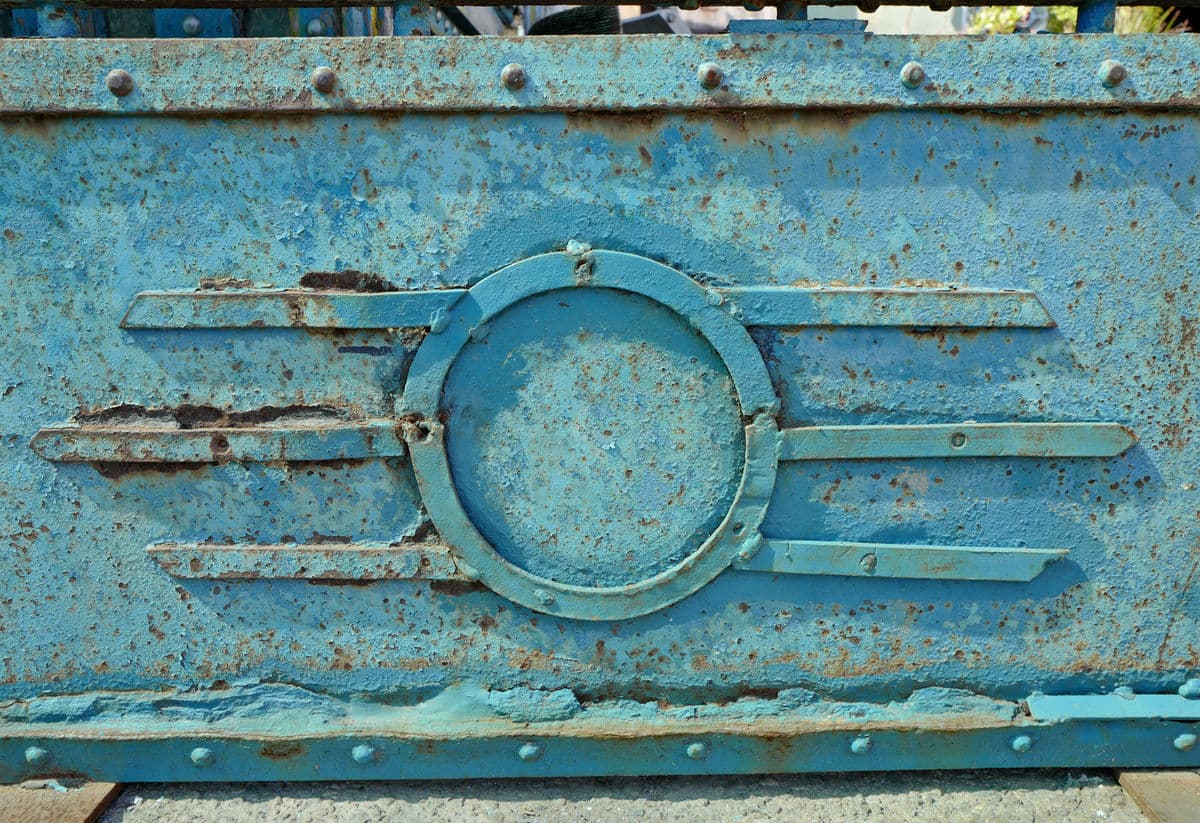 Vintage Large Blue Iron Gates - Thumbnail 3