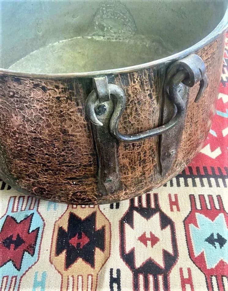 Large Antique Hammered Copper Cauldron With Hand Wrought Iron Handles - Thumbnail 4
