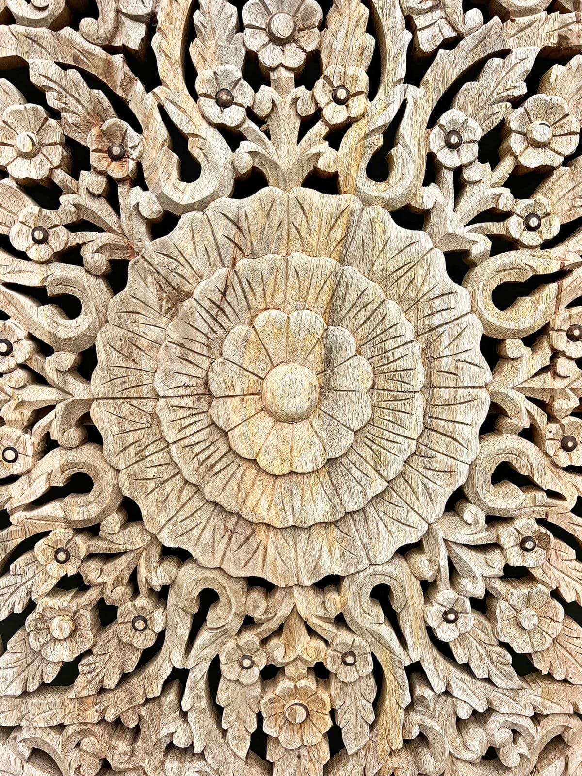 Medium Wood Carved Medallion - Thumbnail 4