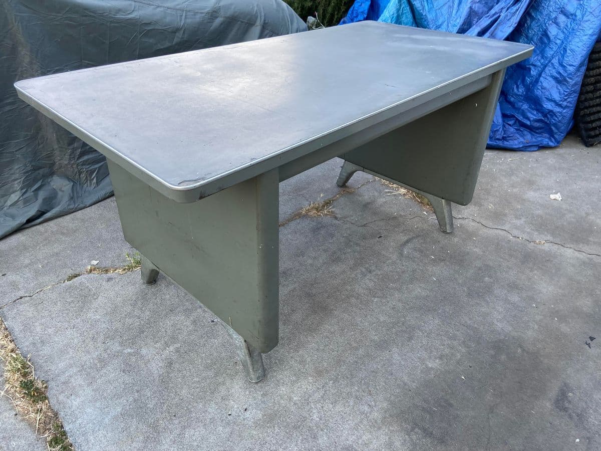 1970s Vintage Mid Century Modern Metal Tanker Table - Thumbnail 3