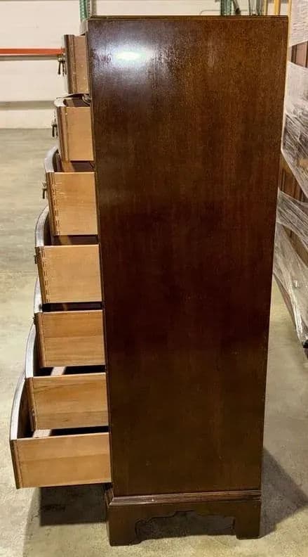 Henredon Vintage Georgian Walnut Tall 9-Drawer Dresser - Circa 1970s - Thumbnail 4