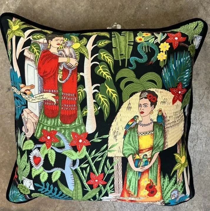 'Frida's Garden' Fabric and Black Velvet Pillow Set - Thumbnail 4