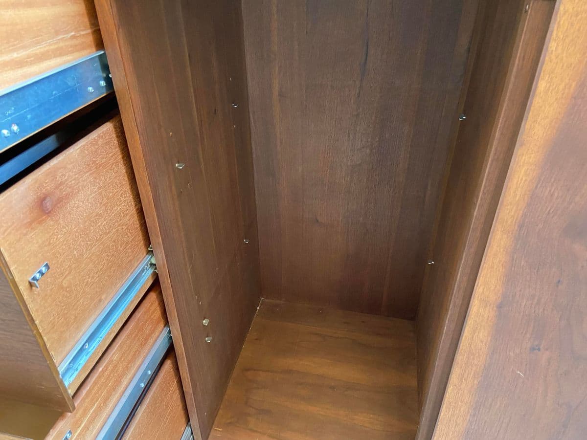 Jens Risom Vintage Mid Century Walnut Sideboard Credenza Unmarked - Thumbnail 4