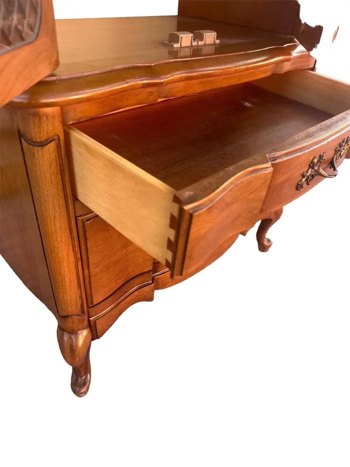 Solid Cherry Wood French Provincial Style China Cabinet Made in North Carolina - Vintage Mid 20th Century - Thumbnail 4