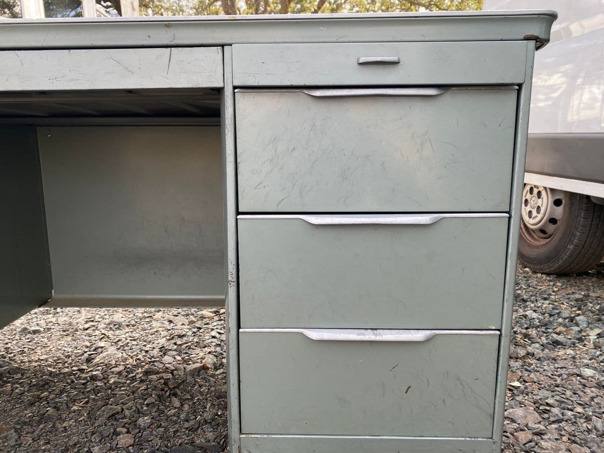 Vintage General Fireproofing Metal Tanker Desk - Thumbnail 3